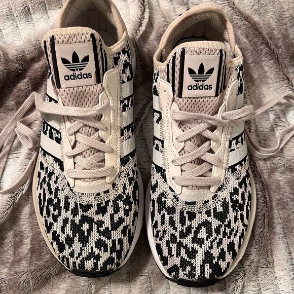 Adidas originals women’s swift run x sneaker women’s size 6 1/2 - Picture 2 of 9